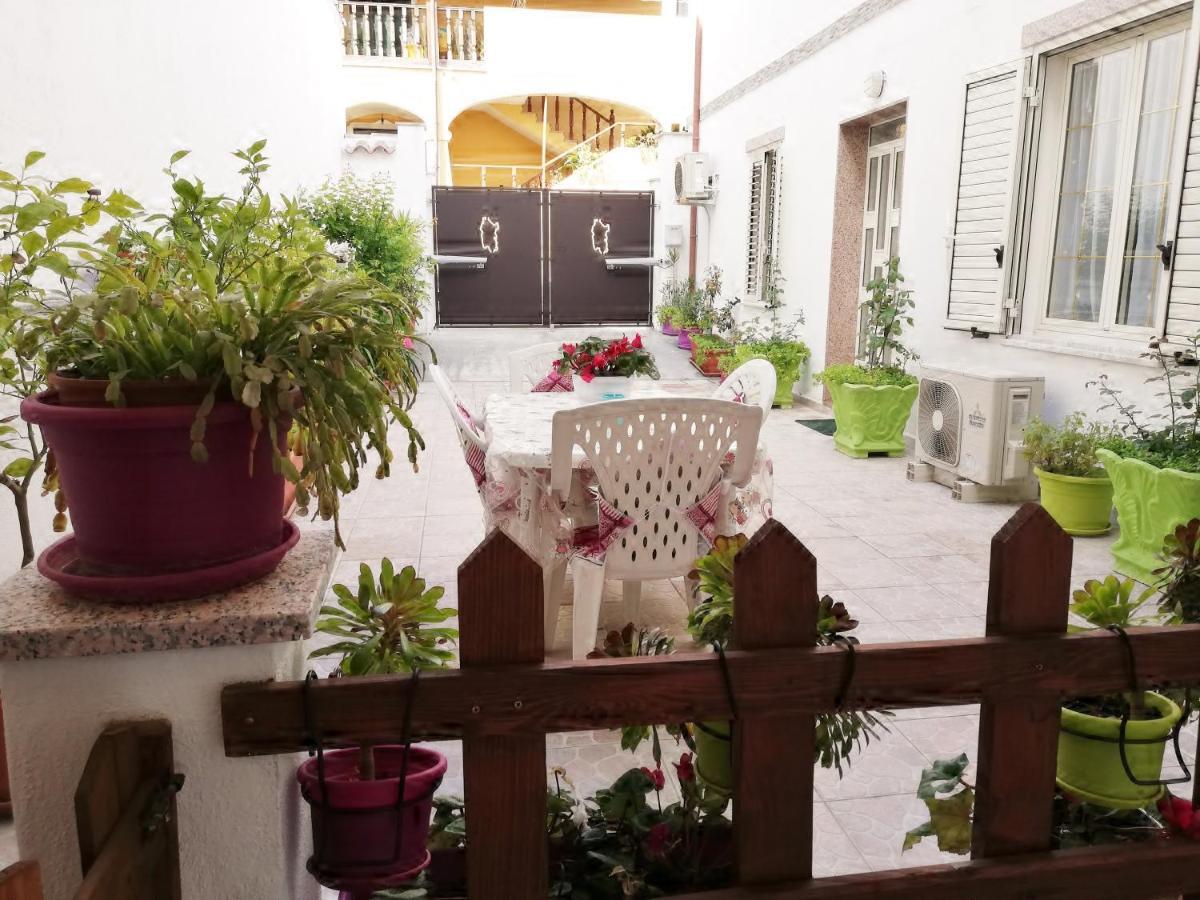 Appartamento Mary Oliena Exterior foto